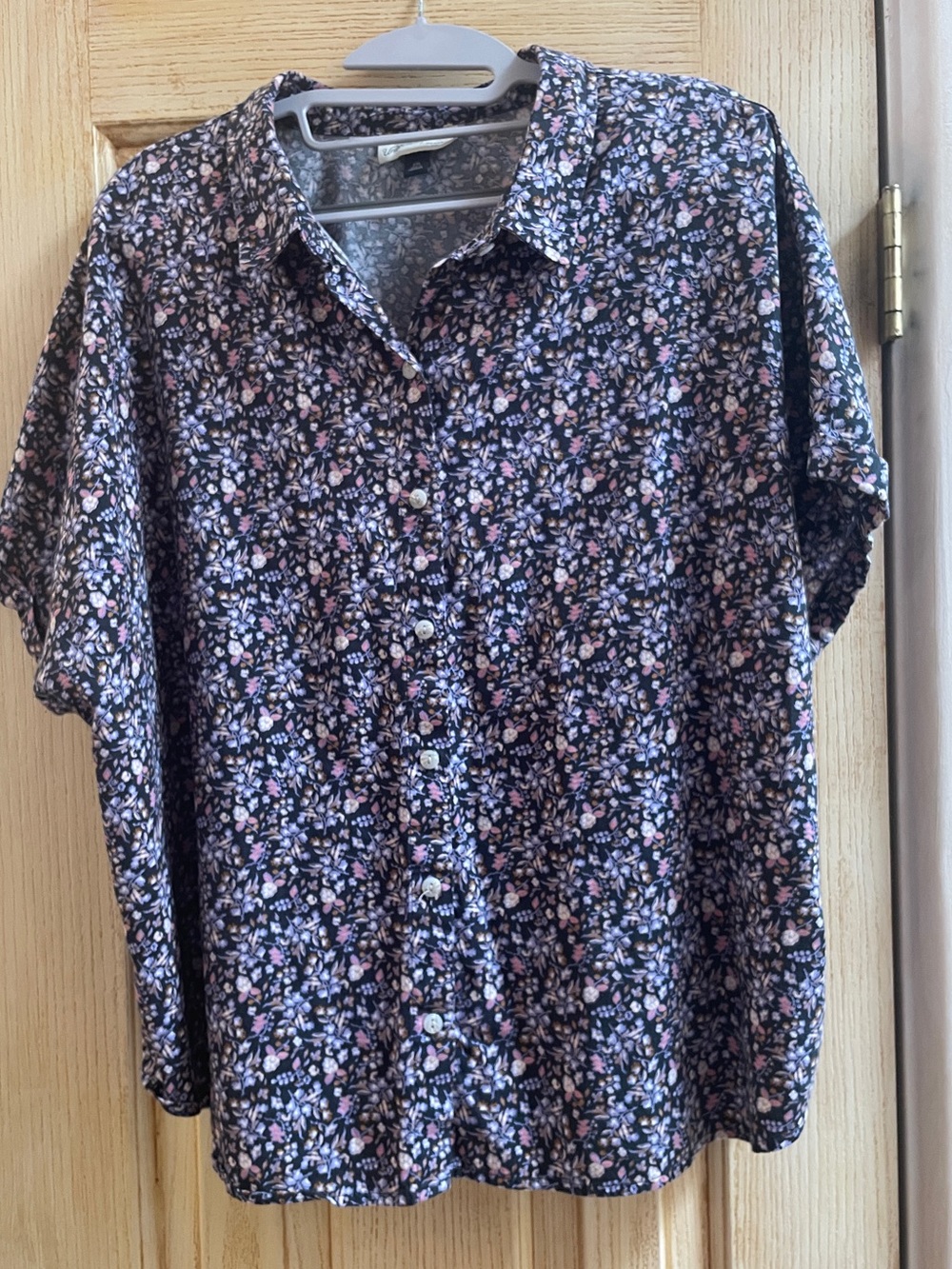 Universal Thread Goods Co. top